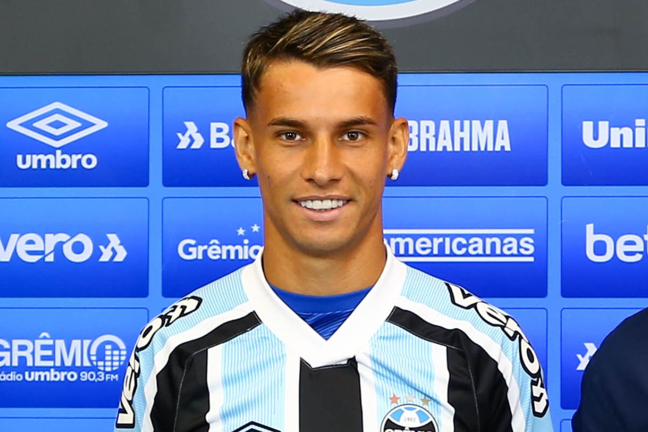 S O Paulo Faz Nova Oferta De R Mi Por Ferreirinha Do Gr Mio