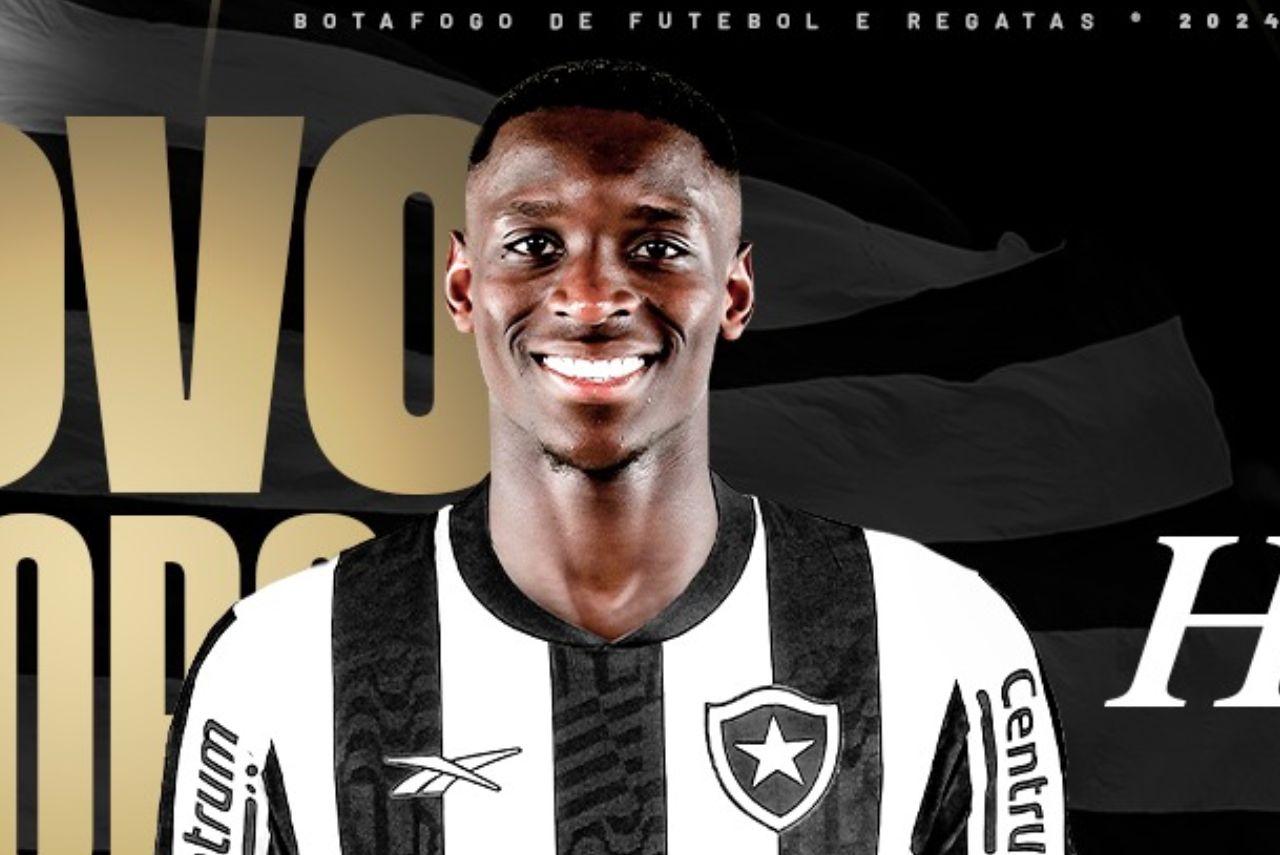 Botafogo oficializa contratação do atacante Luiz Henrique