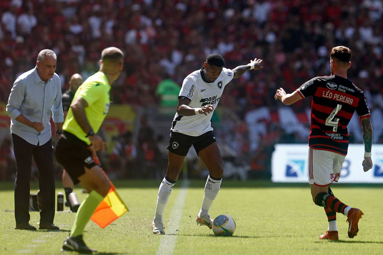 Empresa Contratada Por Textor Diz Que Gol Do Botafogo Foi Irregular