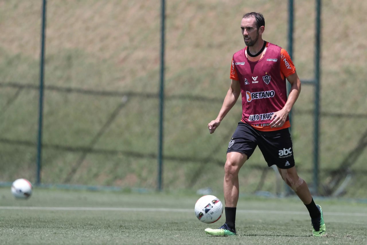 Diego Godín em treino do Atlético-MG em 2022
