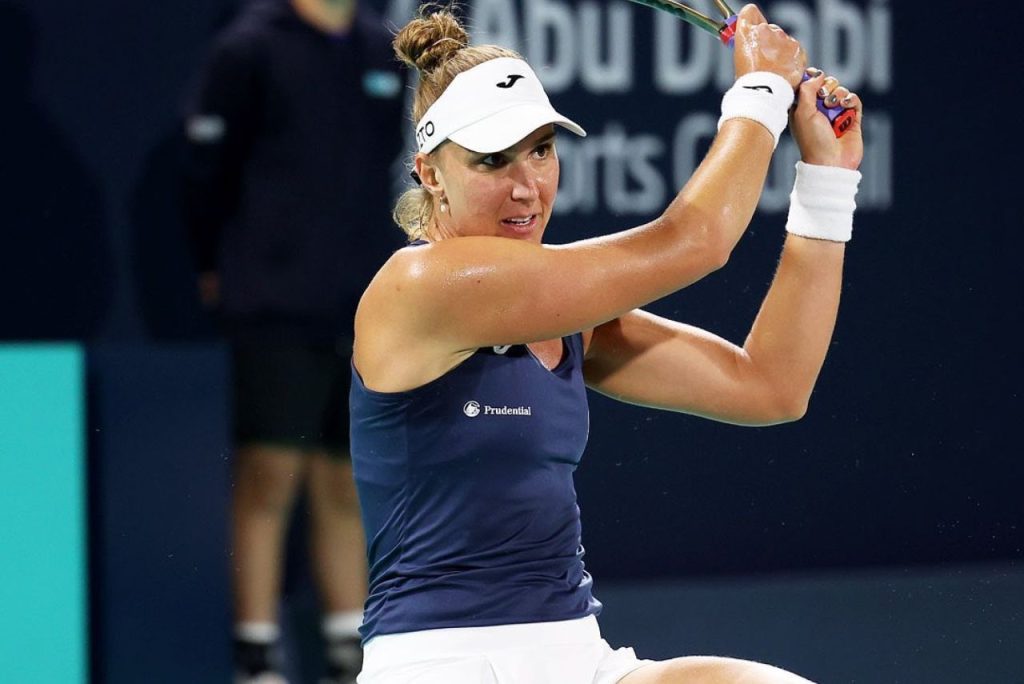 Tenista Bia Haddad Maia em jogo Foto: Divulgação/Mubadala Abu Dhabi Open
