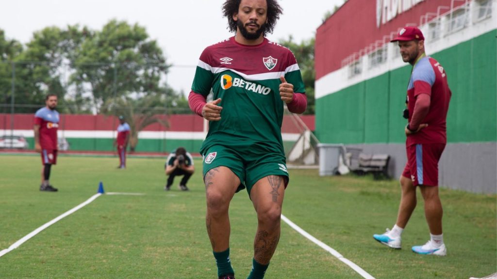 Marcelo tem desgaste físico e será poupado de jogo contra o Santos Foto: Marcelo Gonçalves/FFC