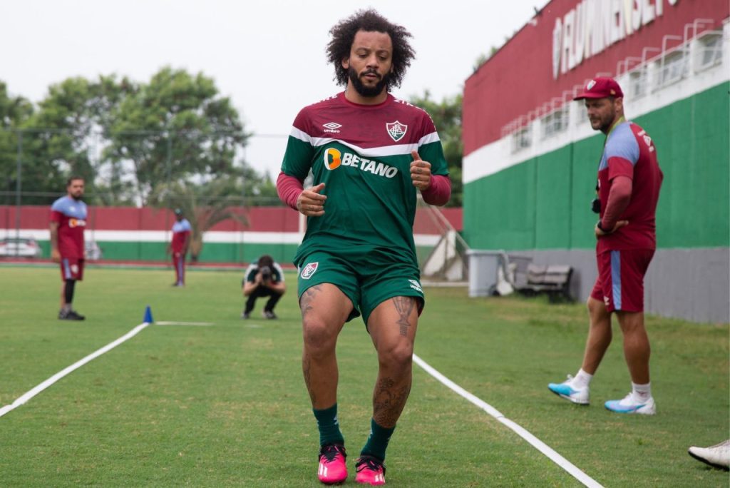 Marcelo tem desgaste físico e será poupado de jogo contra o Santos Foto: Marcelo Gonçalves/FFC