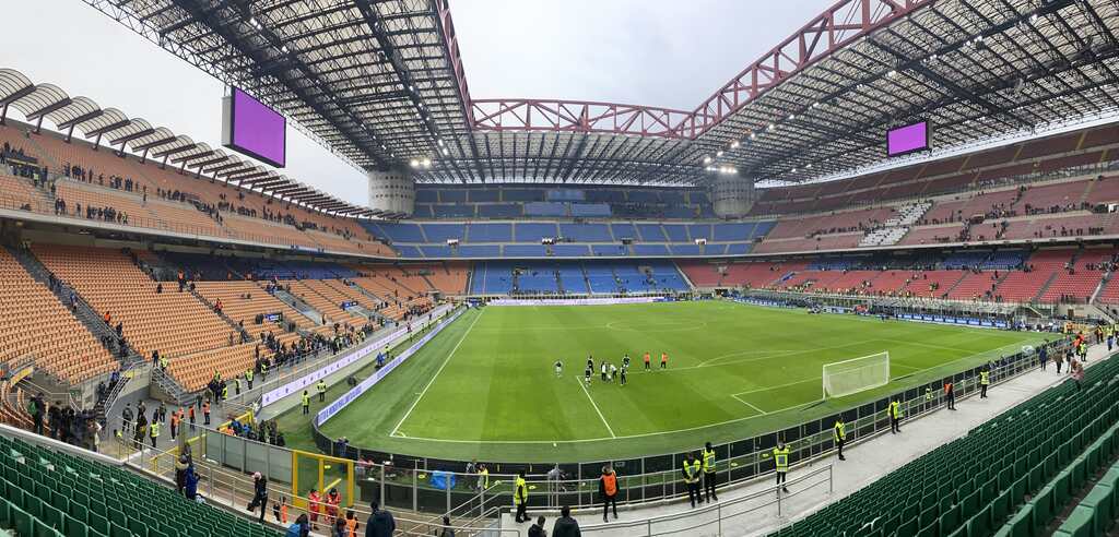 Milan e PSG se enfrentam nesta terça-feira (7) pela Champions Foto: San Siro/Divulgação