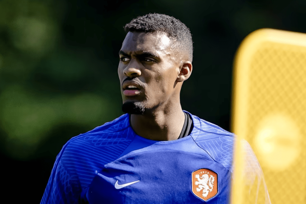 Ryan Gravenberch chega ao Liverpool após temporada apagada no Bayern de Munique (Foto: Bayern de Munique/Divulgação)