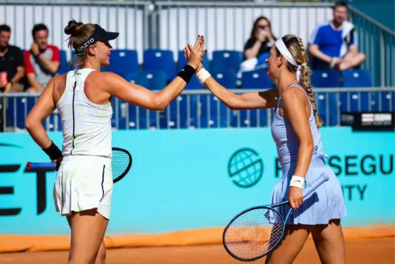 Bia Haddad e Azarenka venceram por 2x0 as húngaras Bondar e Babos (Foto: Jimmie48/WTA)