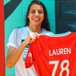 Zagueira Lauren é apresentada pelo Kansas City Current Foto: Kansas City Current/Twitter