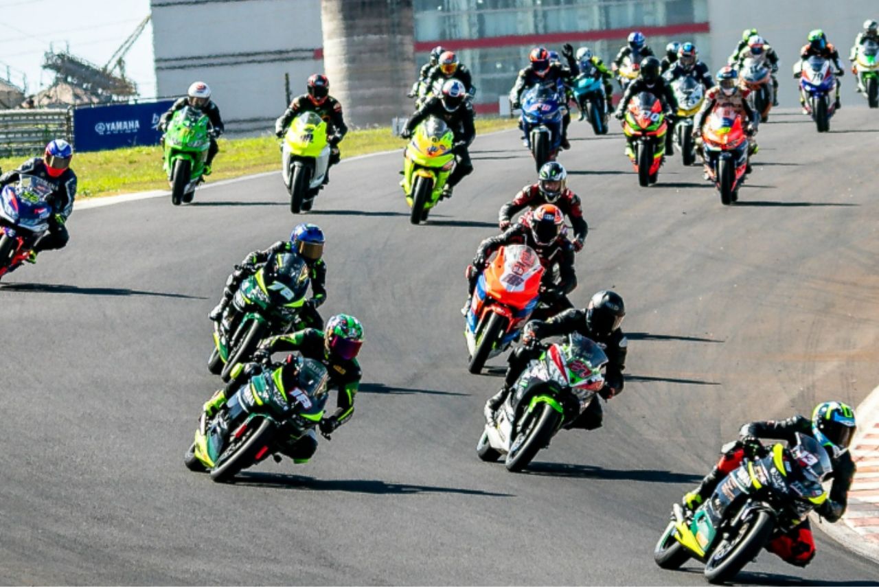 No Moto 1000 GP, pilotos morrem após acidente grave Foto: Moto 1000 GP/Instagram