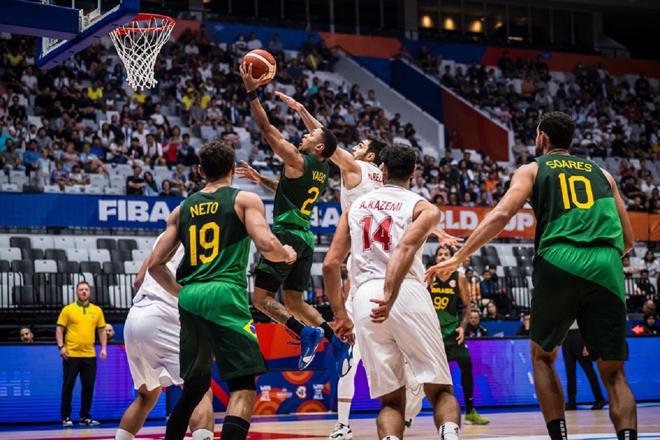 Brasil estreia na Copa do Mundo de basquete com vitória sobre o Irã
