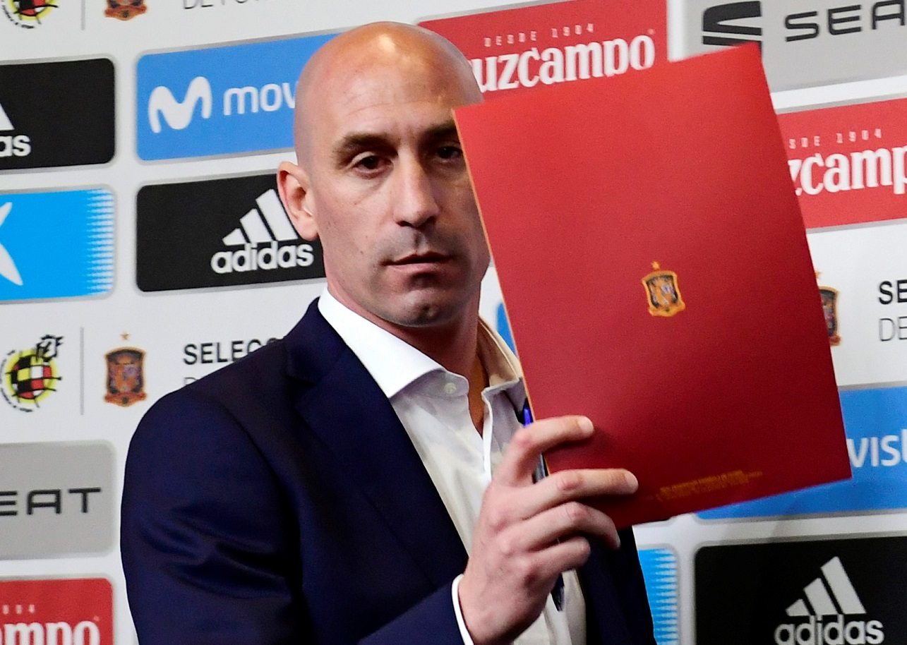 Beijo forçado em Jenni Hermoso: Luis Rubiales suspenso provisoriamente pela Fifa (comunicado)