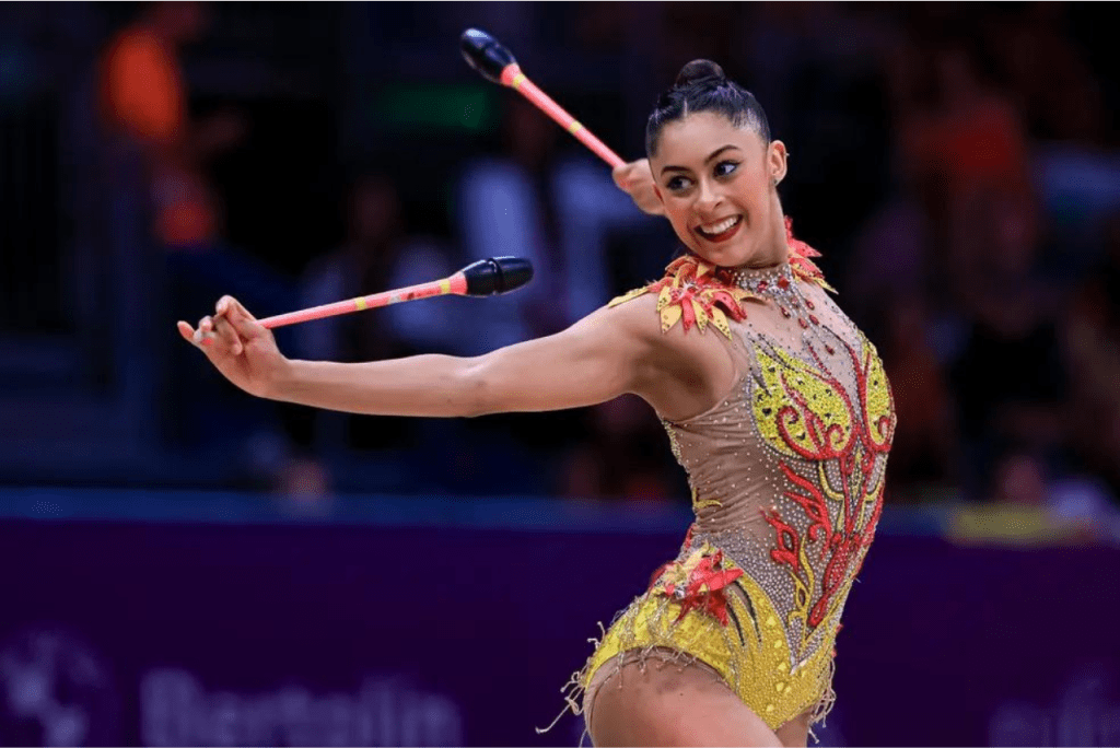Bárbara Domingos é a primeira ginasta brasileira a conquistar vaga para Paris 2024 (Foto: Ricardo Bufolin/CBG)