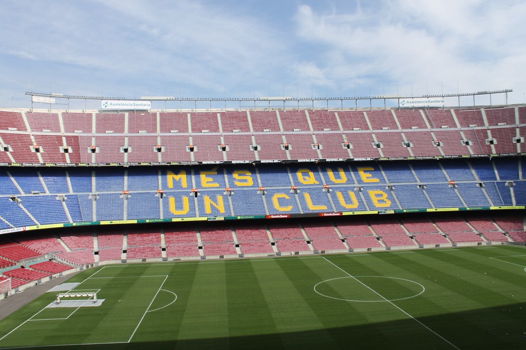 Arquibancada vazia do estádio Camp Nou