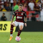 Varela em campo pelo Flamengo