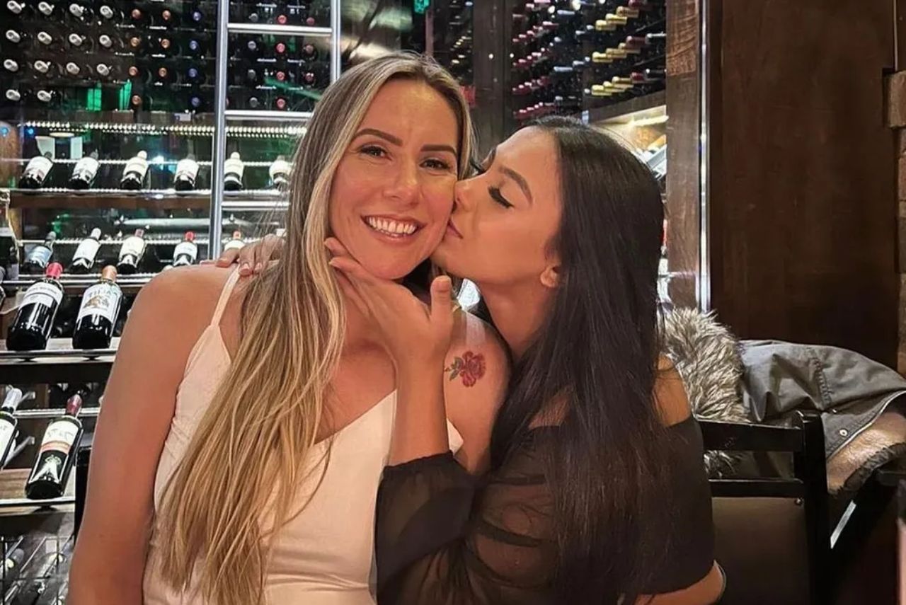 Jogadoras de vôlei Fabíola e Andressa (mãe e filha)