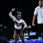 Simone Biles venceu o individual geral durante a competição 2023 US Classic, realizada em Chicago Foto: USA Gymnastics/Twitter
