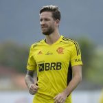 Zagueiro Leo Pereira do Flamengo durante treino do clube