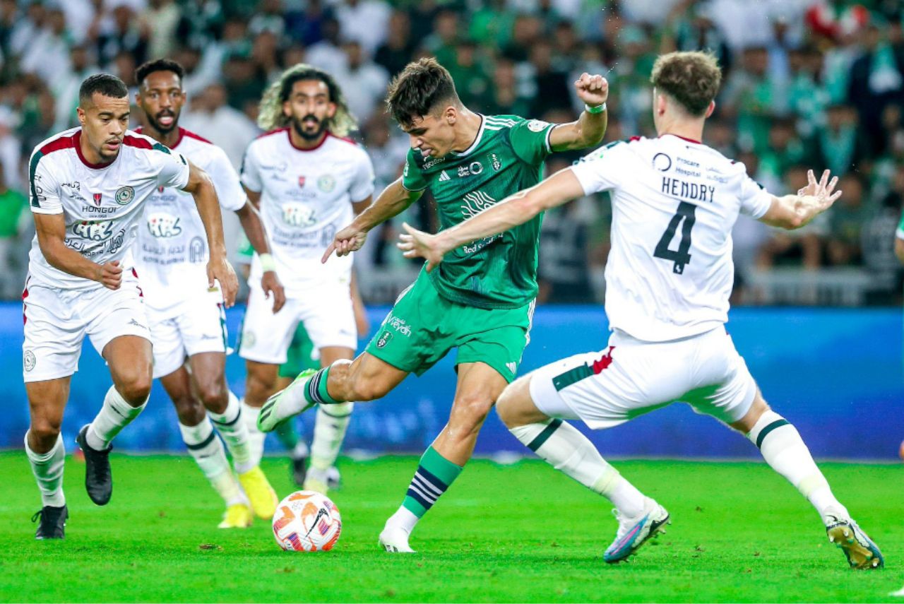 Al-Ahli x Al-Ettifaq empatam em 0 a 0 Foto: Al-Ahli /X