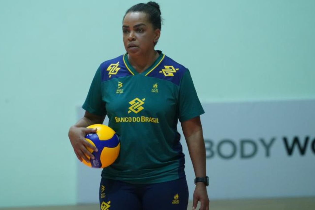 Fofão, técnica da seleção de vôlei feminina sub-17 Foto: Maurício Val/FVImagens/CBV