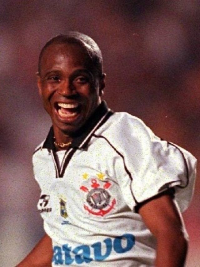 Edilson Capetinha – dribles, irreverência e penta