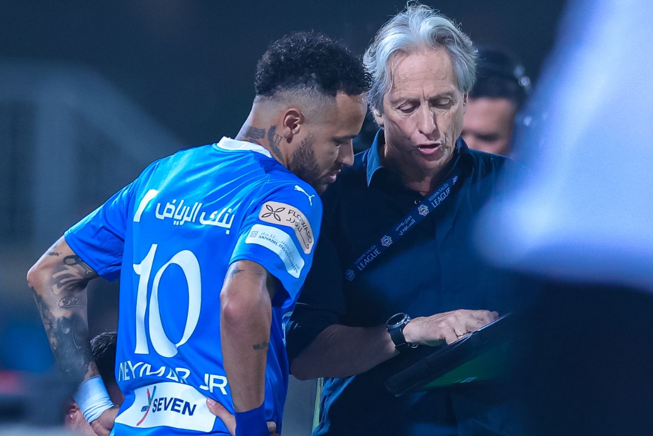 Neymar e Jorge Jesus em partida do Al-Hilal