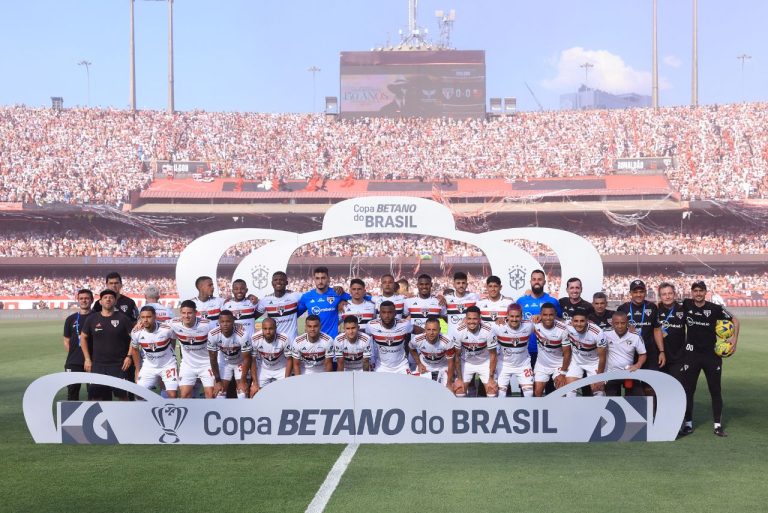 <p>São Paulo é campeão inédito da Copa do Brasil após bater o Flamengo na decisão (Foto: Marcello Zambrana/AFP)</p>