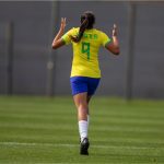Atacante Priscila marcou o primeiro gol do Brasil