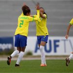 Jogadoras do Brasil comemoram grande atuação contra o Peru