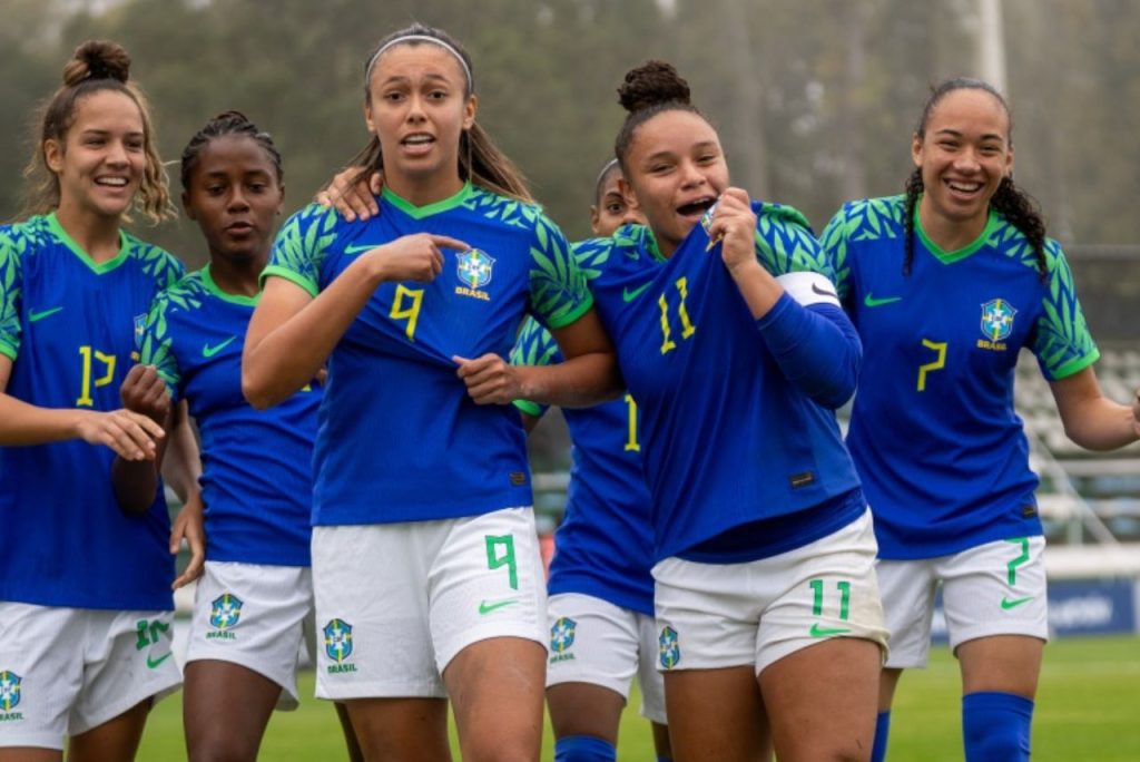 Jogadoras comemoram mais uma vitória da Seleção Brasileira na Liga de Desenvolvimento Sub-19 Foto: Leandro Lopes / CBF
