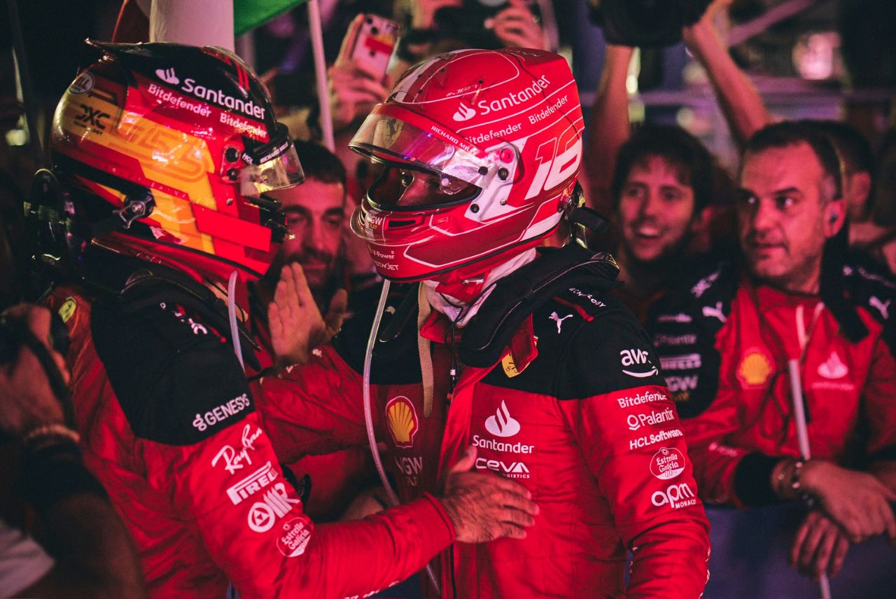 Carlos Sainz e Charles Leclerc, pilotos da Ferrari Foto: Ferrari/Twitter