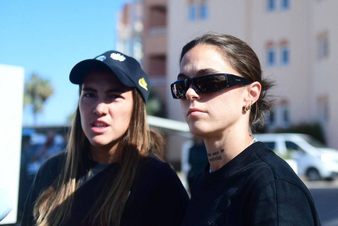 Patri Guijarro e Mapi León deixaram a Seleção Espanhola nesta quarta (20) (Foto: Jose Jordan/AFP)