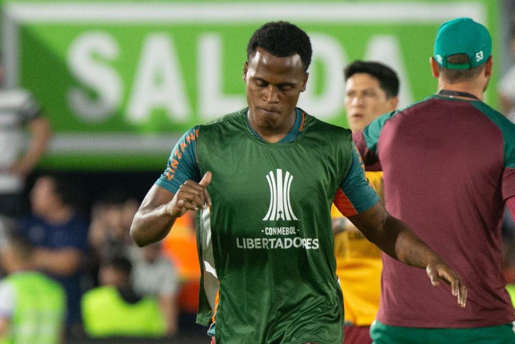Arias, do Fluminense, não atuará contra o Cruzeiro