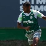 Luis Guilherme de volta aos treinos no Palmeiras