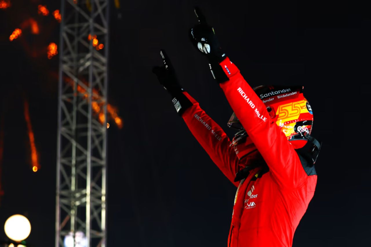 Carlos Sainz Ferrari Vence Gp De Singapura De F Rmula