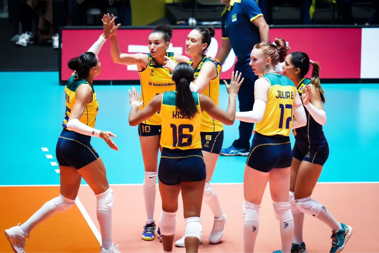 Seleção feminina de vôlei do Brasil Foto: FIVB/CBV/Twitter