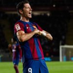 Lewandowski comemora gol pelo Barcelona