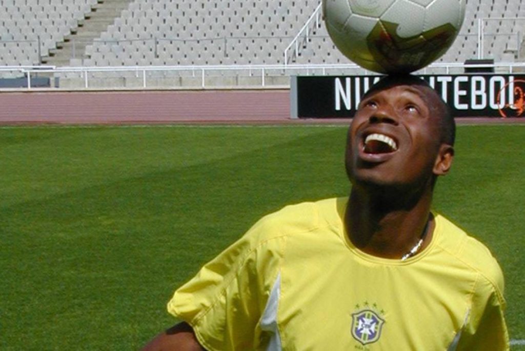 Perfil: Edilson Capetinha, baiano dos dribles, da irreverência e pentacampeão mundial