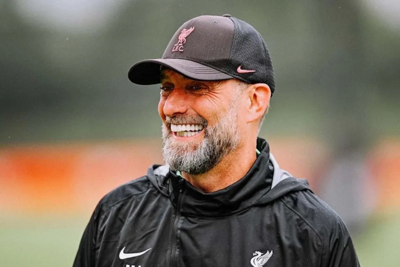 Klopp durante treino do Liverpool