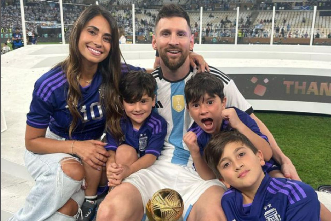 Messi e família em comemoração após conquista da Copa do Mundo Foto: Antonela Roccuzzo/Instagram