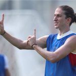 Filipe Luís durante treino do Flamengo