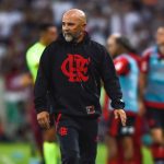 Treinador do Flamengo é punido e multado