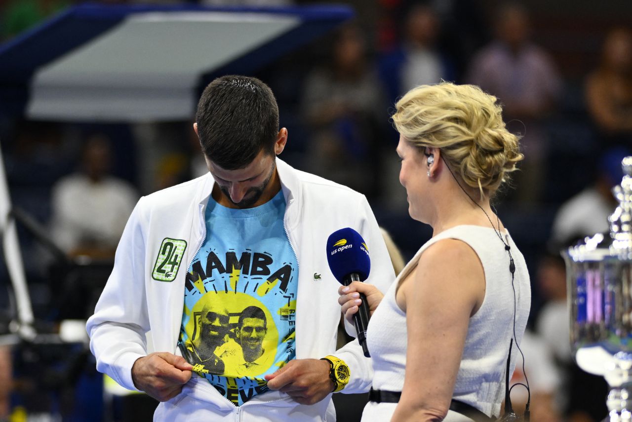 Novak Djokovic presta homenagem a Kobe Bryant após conquista do 24º Grand Slam Foto: ANGELA WEISS/AFP