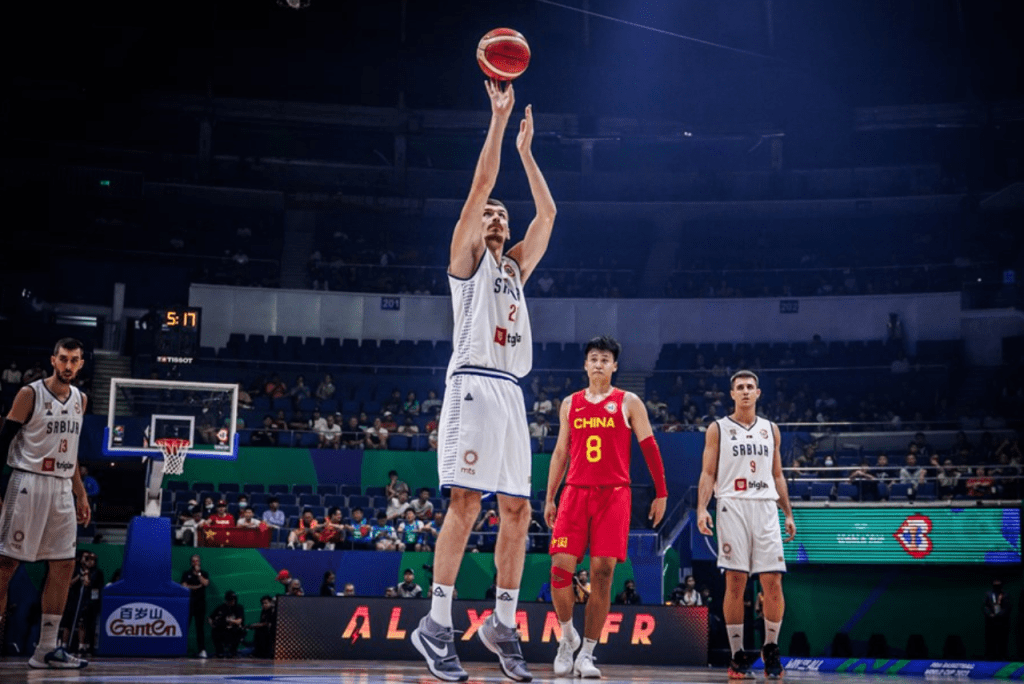Jogador sérvio Borisa Simanic perdeu rim após lesão (Foto: Federação Sérvia de Basquete/Divulgação)