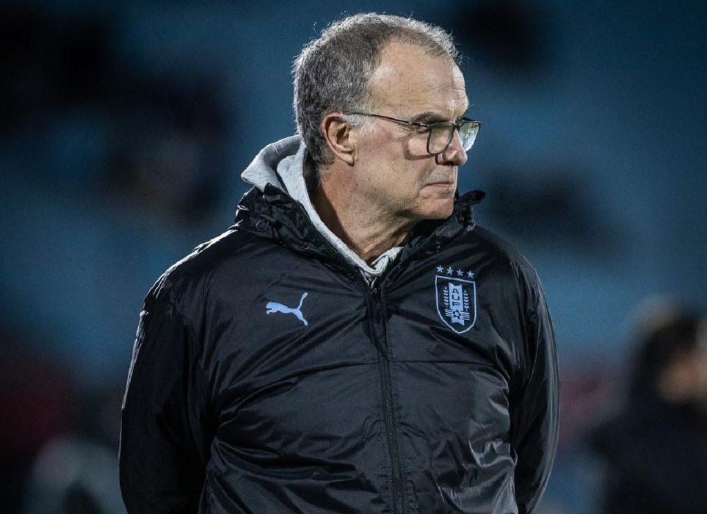 Bielsa convoca Uruguai sem Suárez e Cavani para primeiros jogos das Eliminatórias