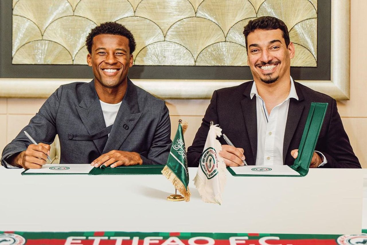 Gini Wijnaldum é mais um jogador que vai atuar na Arábia Saudita