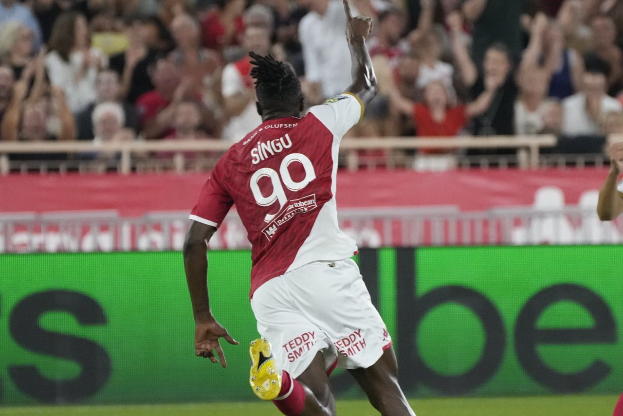 Singu marcou um dos gols do Monaco na Ligue 1