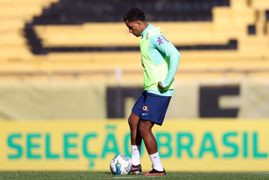 Rodrygo durante treino da Seleção Brasileira em Montevidéu Créditos: Vitor Silva/CBF