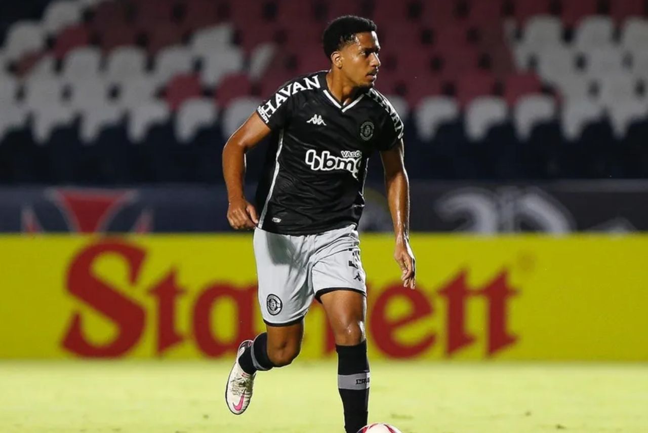 Miranda em ação pelo Vasco