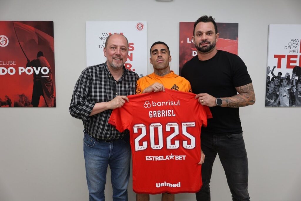 Gabriel, Internacional