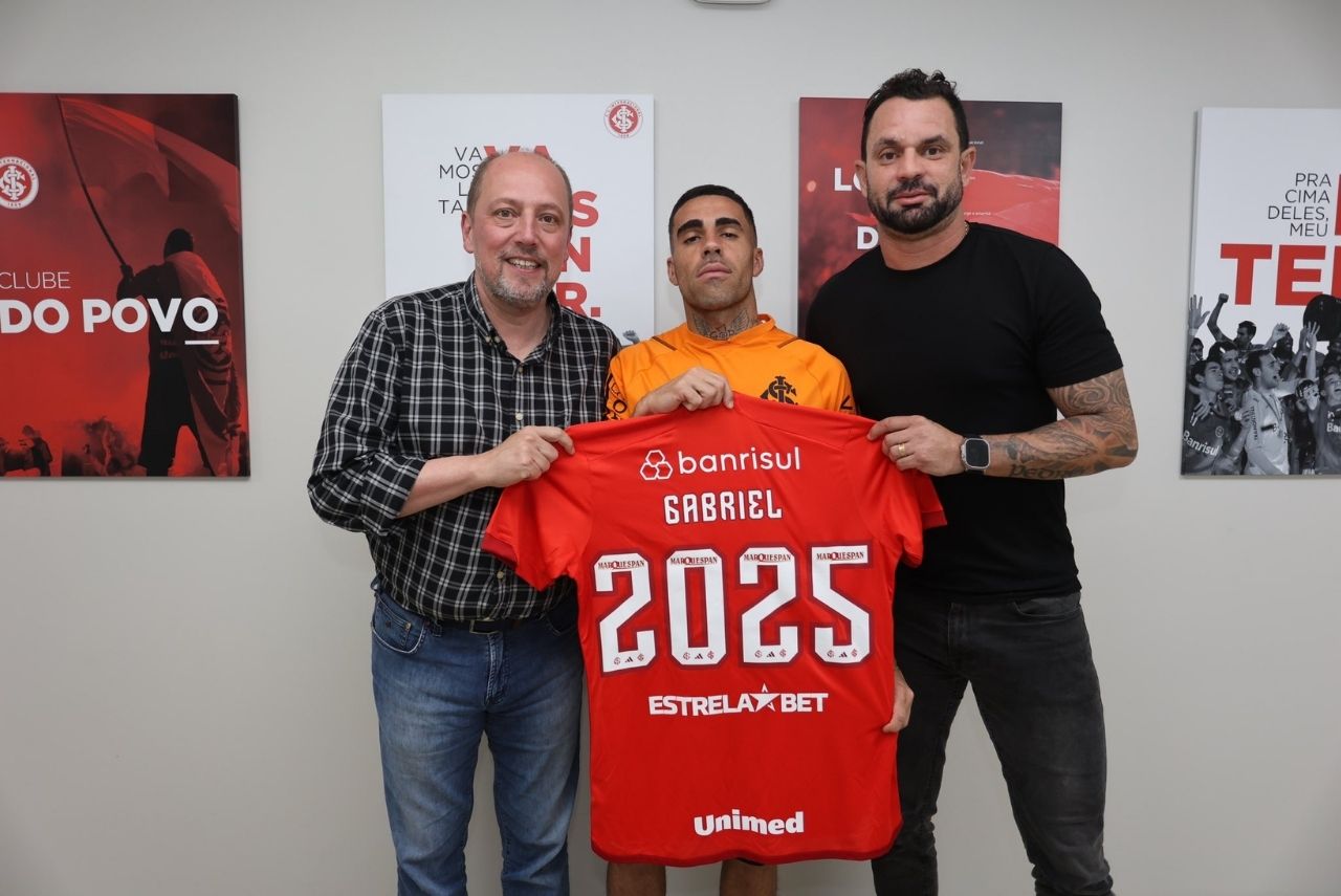 Internacional Renova Contrato Do Volante Gabriel Até 2025