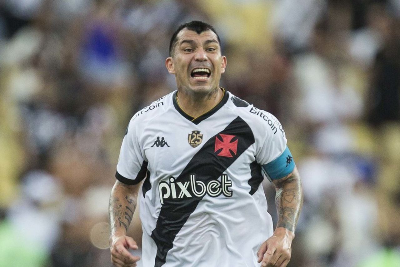 Zagueiro e capitão Vasco poderá atuar em clássico